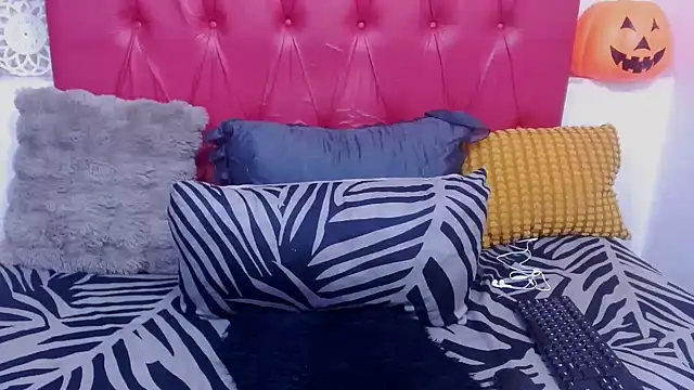 Snapshot of GoldenBigAssCurvy chatting on 04/26/26, 01:42 GoldenBigAssCurvy online show from 04/26/26, 01:42