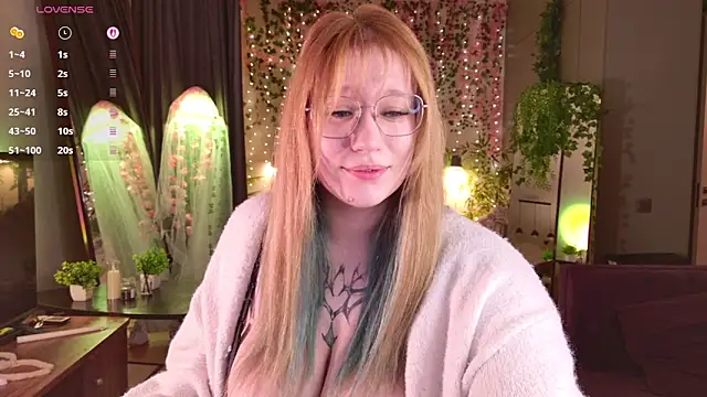 Snapshot of Morvelyn chatting on 03/10/26, 09:53 Morvelyn online show from 03/10/26, 09:53