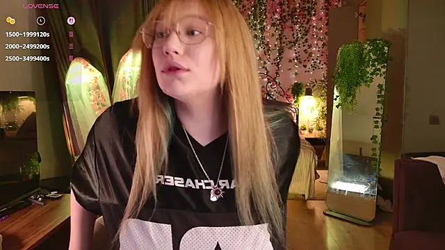 Snapshot of Morvelyn chatting on 03/13/26, 09:32 Morvelyn online show from 03/13/26, 09:32