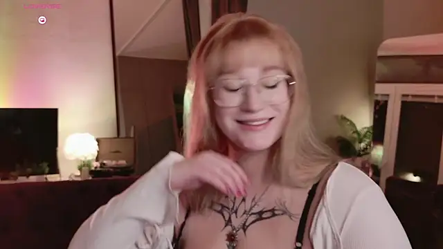 Snapshot of Morvelyn chatting on 07/11/26, 09:27 Morvelyn online show from 07/11/26, 09:27