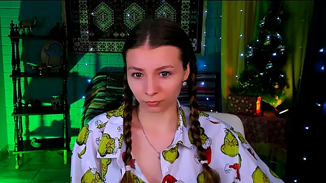 JulieDaniel online show from 12/18/25, 04:18