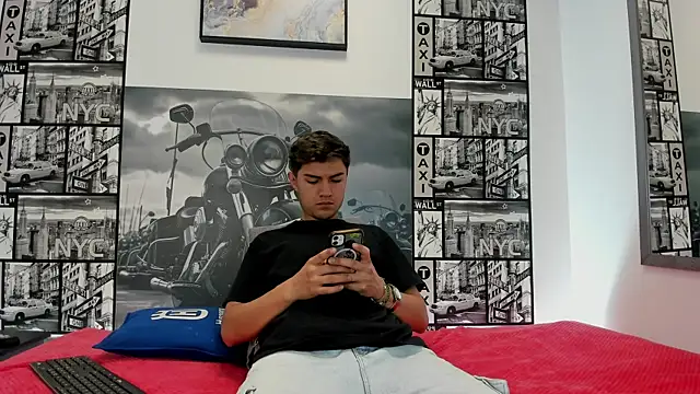 Snapshot of Light_Haze chatting on 10/23/25, 03:22 Light Haze online show from 10/23/25, 03:22