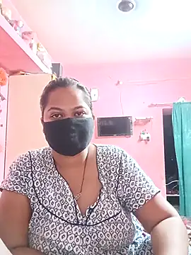 Snapshot of biggbobbsgirl chatting on 09/28/25, 01:11 biggbobbsgirl online show from 09/28/25, 01:11