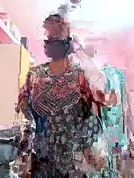 Snapshot of biggbobbsgirl chatting on 09/28/25, 05:51 biggbobbsgirl online show from 09/28/25, 05:51