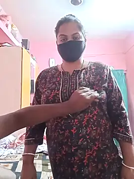 Snapshot of biggbobbsgirl chatting on 10/02/25, 06:04 biggbobbsgirl online show from 10/02/25, 06:04