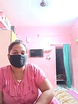 Snapshot of biggbobbsgirl chatting on 10/11/25, 07:01 biggbobbsgirl online show from 10/11/25, 07:01