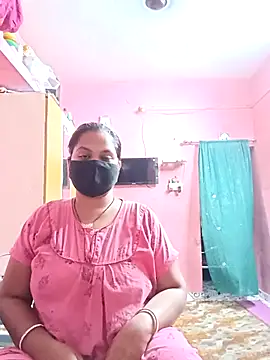 Snapshot of biggbobbsgirl chatting on 10/22/25, 06:07 biggbobbsgirl online show from 10/22/25, 06:07