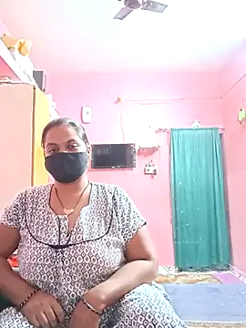 Snapshot of biggbobbsgirl chatting on 11/18/25, 06:23 biggbobbsgirl online show from 11/18/25, 06:23