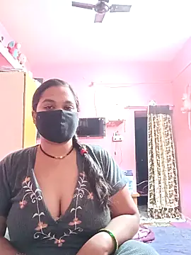 Snapshot of biggbobbsgirl chatting on 12/19/25, 06:26 biggbobbsgirl online show from 12/19/25, 06:26