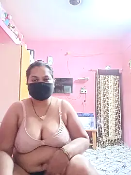 Snapshot of biggbobbsgirl chatting on 03/05/26, 02:18 biggbobbsgirl online show from 03/05/26, 02:18