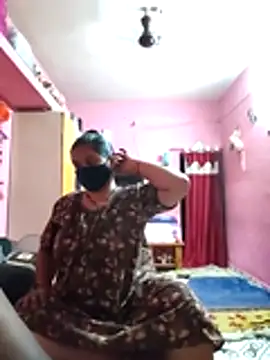 Snapshot of biggbobbsgirl chatting on 04/16/26, 05:47 biggbobbsgirl online show from 04/16/26, 05:47