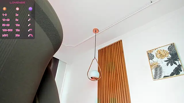 Snapshot of NicolWhite chatting on 11/18/25, 12:09 NicolWhite online show from 11/18/25, 12:09