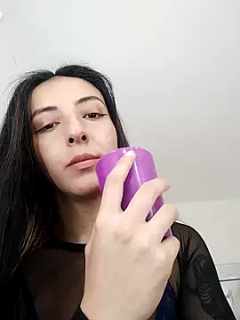 Snapshot of NicolWhite chatting on 12/02/25, 12:43 NicolWhite online show from 12/02/25, 12:43