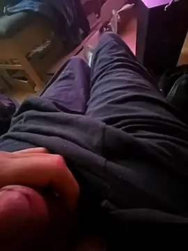 Snapshot of Fonse1860 chatting on 10/04/25, 08:01 Fonse1860 online show from 10/04/25, 08:01