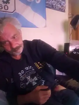 Snapshot of Fonse1860 chatting on 10/09/25, 07:06 Fonse1860 online show from 10/09/25, 07:06