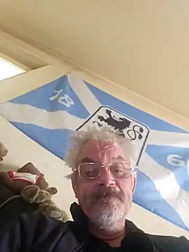 Snapshot of Fonse1860 chatting on 10/15/25, 08:47 Fonse1860 online show from 10/15/25, 08:47