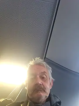 Snapshot of Fonse1860 chatting on 10/22/25, 08:25 Fonse1860 online show from 10/22/25, 08:25