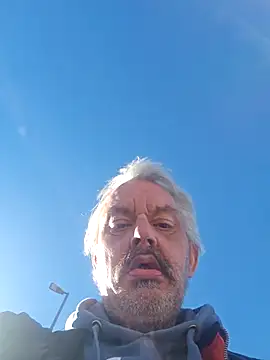 Snapshot of Fonse1860 chatting on 10/29/25, 09:33 Fonse1860 online show from 10/29/25, 09:33