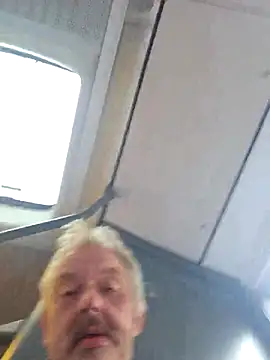 Snapshot of Fonse1860 chatting on 10/31/25, 09:32 Fonse1860 online show from 10/31/25, 09:32