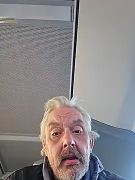 Snapshot of Fonse1860 chatting on 11/05/25, 09:20 Fonse1860 online show from 11/05/25, 09:20