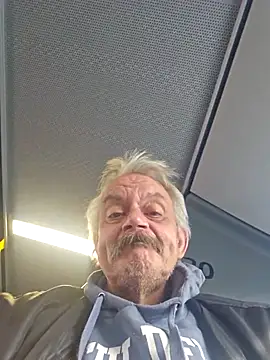 Snapshot of Fonse1860 chatting on 11/13/25, 09:30 Fonse1860 online show from 11/13/25, 09:30