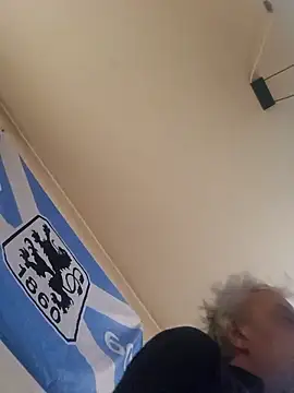 Snapshot of Fonse1860 chatting on 11/18/25, 07:57 Fonse1860 online show from 11/18/25, 07:57