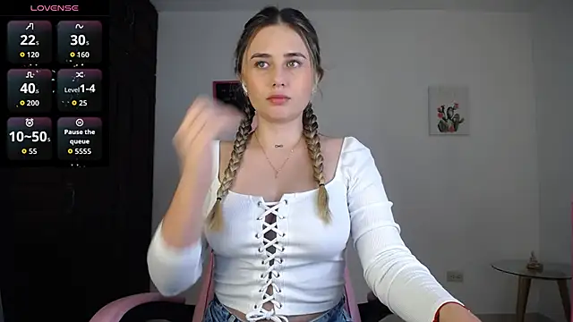 Veronika  Winslow  online show from 09/11/25, 04:45