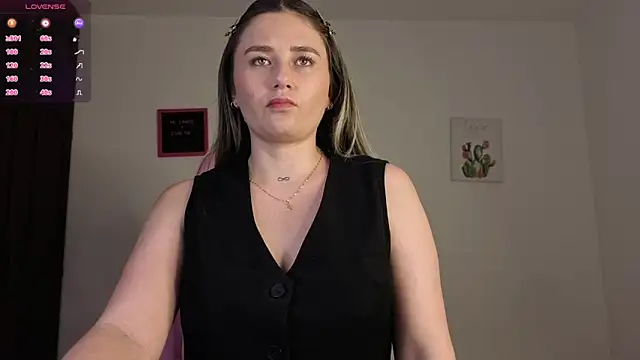 Veronika  Winslow  online show from 12/14/25, 03:12