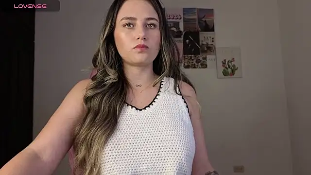 Veronika  Winslow  online show from 05/15/26, 06:42
