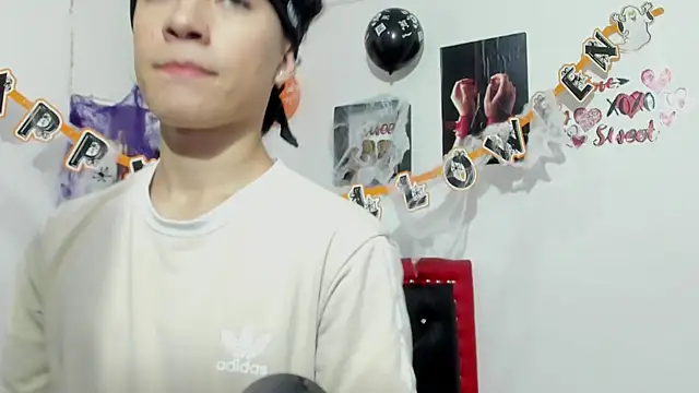 Thiago Divine  online show from 10/18/25, 09:04