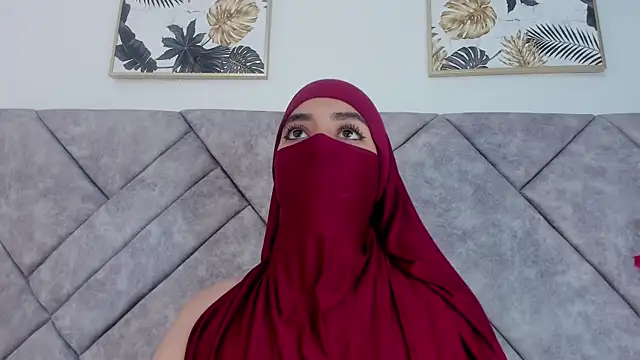 Snapshot of nayiraa_ chatting on 03/14/26, 06:46 nayiraa online show from 03/14/26, 06:46