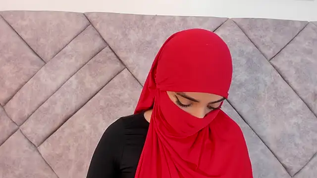 Snapshot of nayiraa_ chatting on 03/16/26, 07:18 nayiraa online show from 03/16/26, 07:18