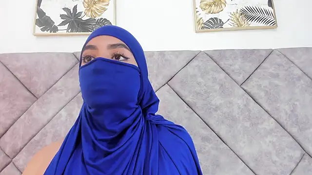 Snapshot of nayiraa_ chatting on 03/20/26, 02:05 nayiraa online show from 03/20/26, 02:05