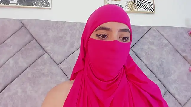 Snapshot of nayiraa_ chatting on 03/23/26, 06:34 nayiraa online show from 03/23/26, 06:34