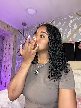 LisaMendez online show from 05/13/26, 03:59