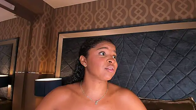 Snapshot of LisaMendez chatting on 07/08/26, 03:44 LisaMendez online show from 07/08/26, 03:44