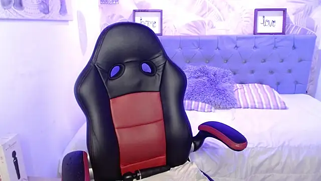 Snapshot of Lily_tk chatting on 11/20/25, 03:18 Lily tk online show from 11/20/25, 03:18