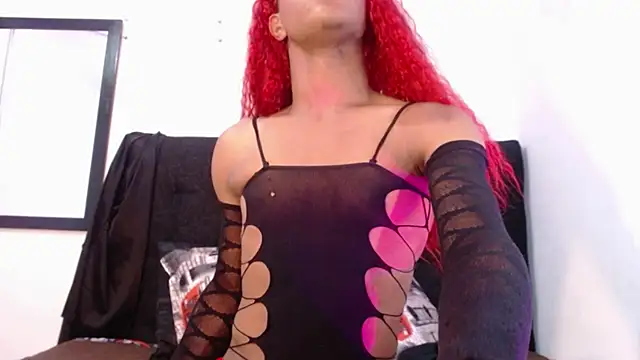 Snapshot of bloom_bbc chatting on 11/11/25, 12:49 bloom bbc online show from 11/11/25, 12:49