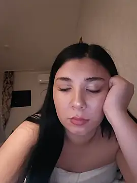 Snapshot of Ionii25 chatting on 09/21/25, 11:28 Ionii25 online show from 09/21/25, 11:28