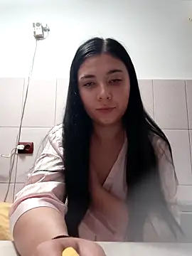 Snapshot of Ionii25 chatting on 09/27/25, 11:32 Ionii25 online show from 09/27/25, 11:32