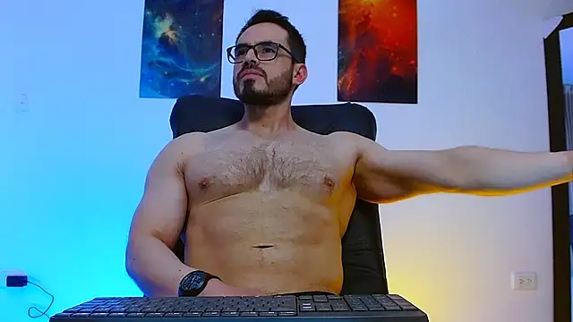 Snapshot of Axel_Lover chatting on 10/19/25, 10:43 Axel Lover online show from 10/19/25, 10:43