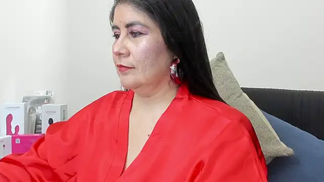 kiraGeiner online show from 11/15/25, 01:03