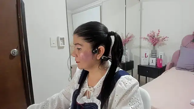 kiraGeiner online show from 01/15/26, 08:01