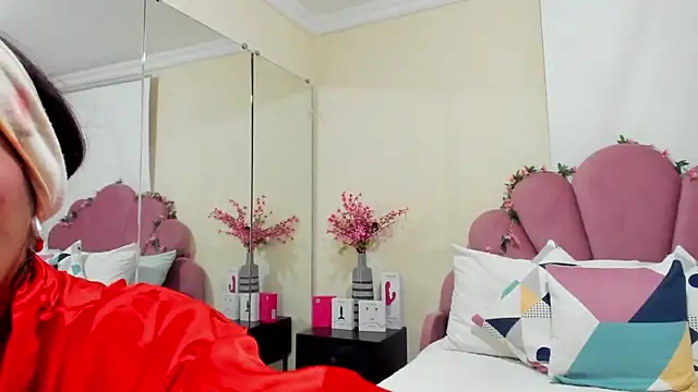 kiraGeiner online show from 04/09/26, 12:21