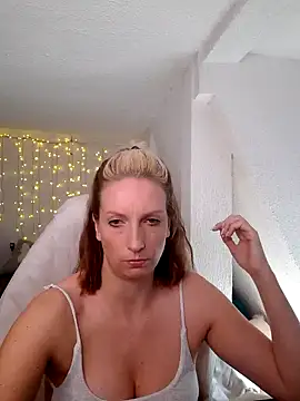 SexyJulia21 online show from 02/28/25, 09:15