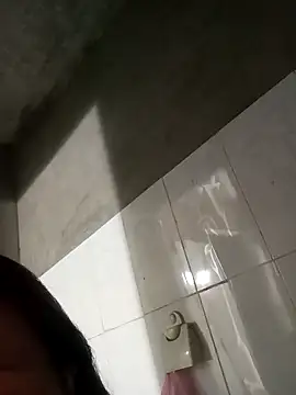 Snapshot of Bianly chatting on 04/17/26, 11:35 Bianly online show from 04/17/26, 11:35