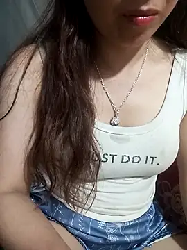 Snapshot of Bianly chatting on 04/18/26, 12:31 Bianly online show from 04/18/26, 12:31