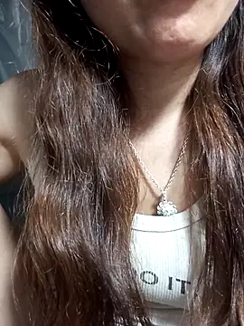 Snapshot of Bianly chatting on 04/20/26, 01:36 Bianly online show from 04/20/26, 01:36