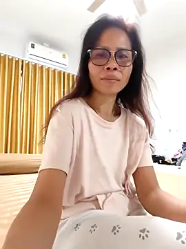 Snapshot of Mama_Eva_1 chatting on 09/27/25, 01:21 Mama Eva 1 online show from 09/27/25, 01:21