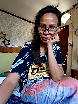 Snapshot of Mama_Eva_1 chatting on 10/18/25, 09:32 Mama Eva 1 online show from 10/18/25, 09:32
